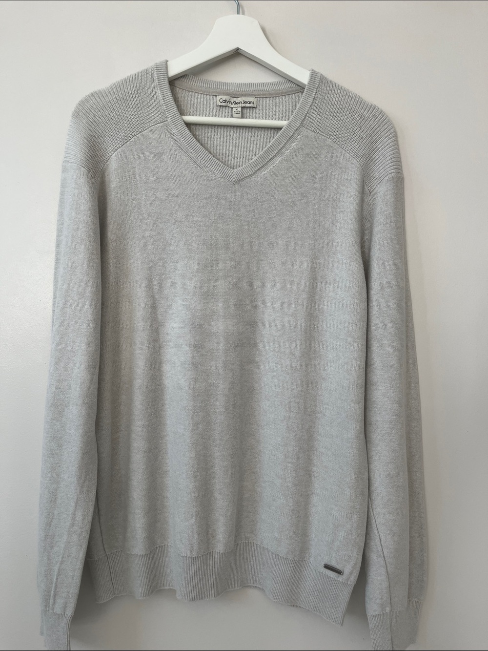 Calvin Klein Men's Light Gray V-Neck Sweater